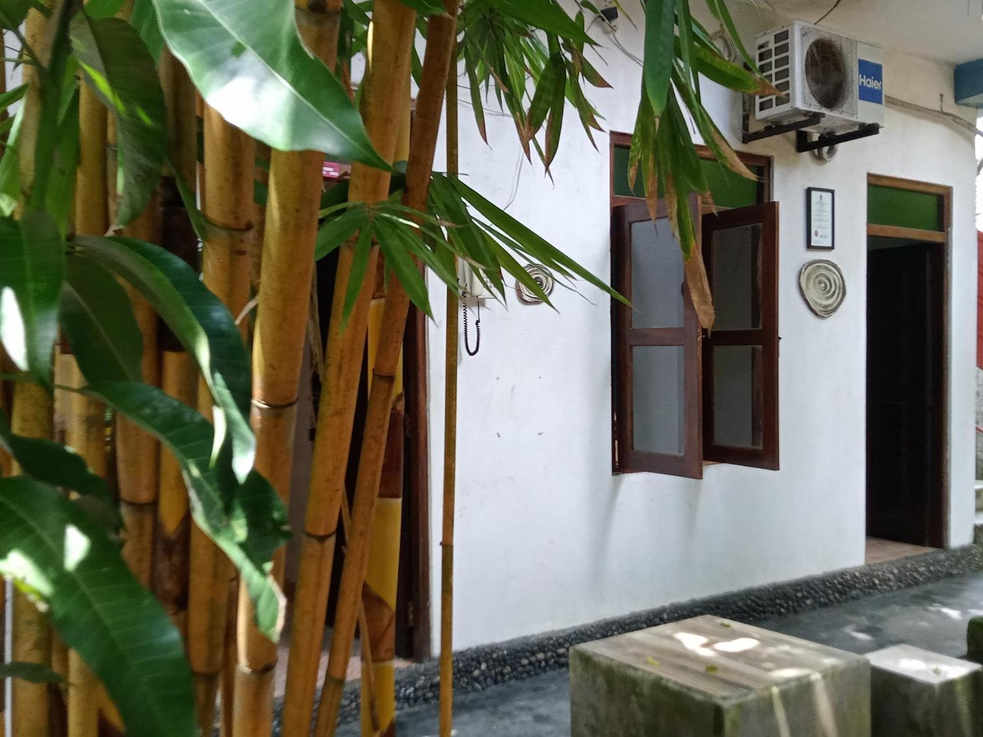 Suninn Hostel And Surf School Weligama Dış mekan fotoğraf