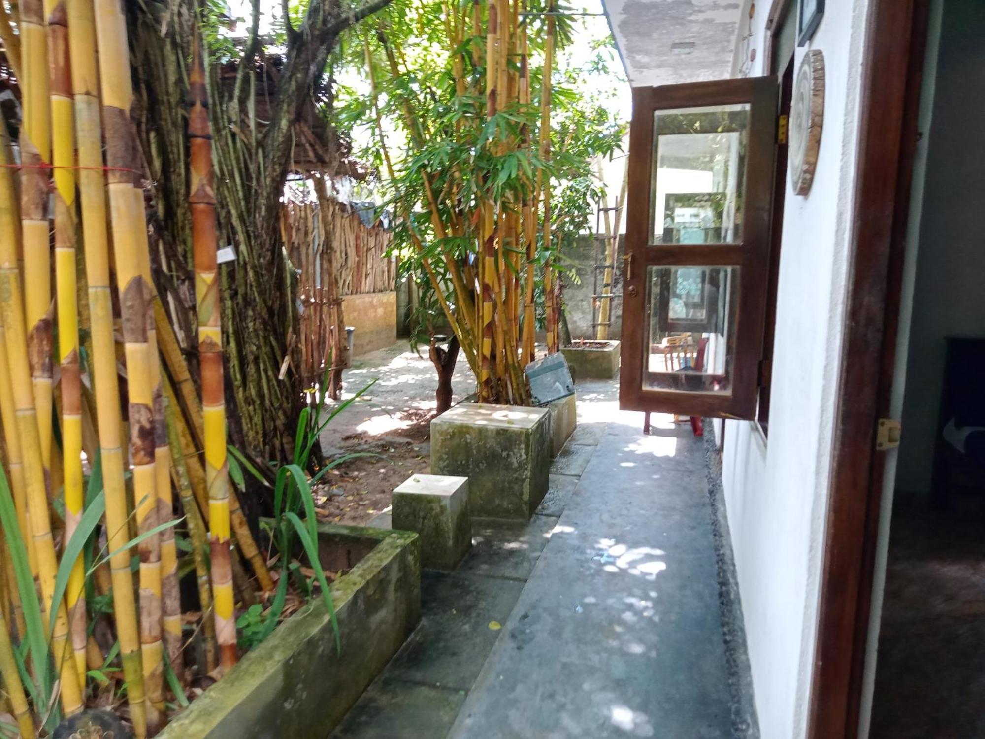 Suninn Hostel And Surf School Weligama Dış mekan fotoğraf