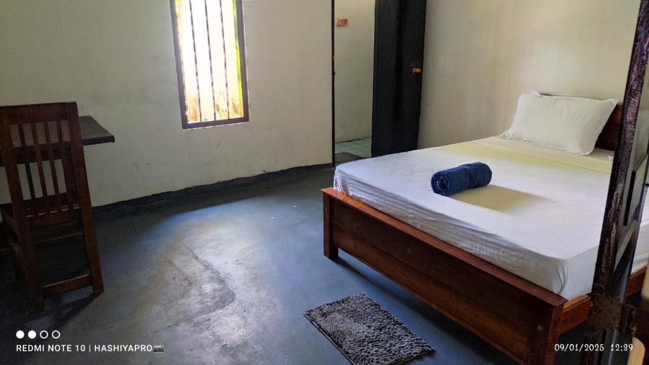 Suninn Hostel And Surf School Weligama Dış mekan fotoğraf